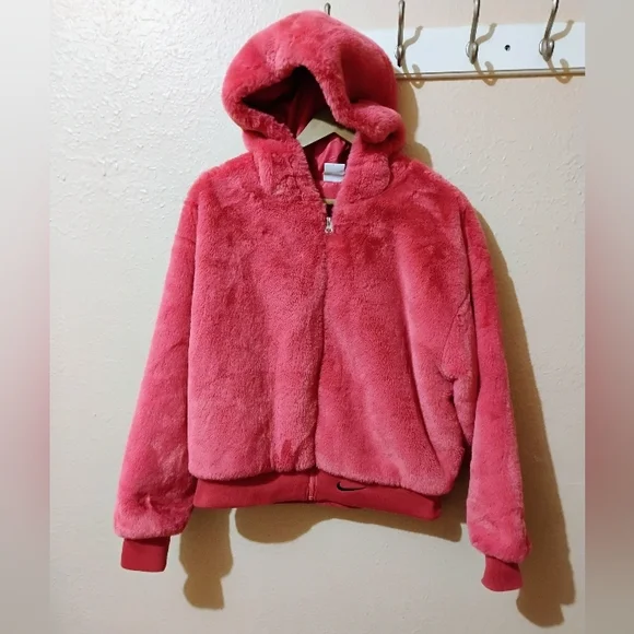 NIKE SIZE LARGE PINK FAUX FUR COAT - Picture 2 of 7